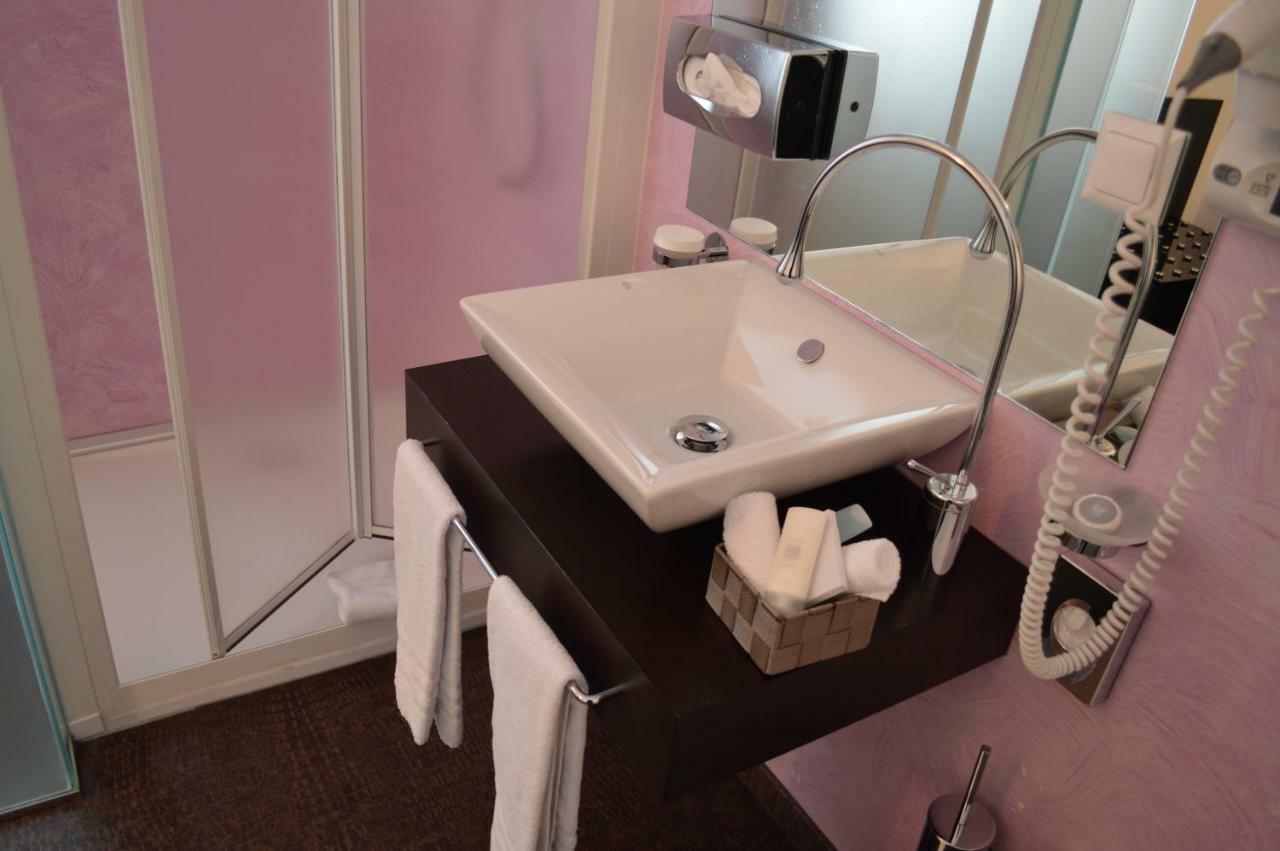 Boutique Hotel La Rinascente 로카르노 외부 사진